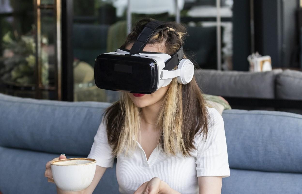 Equipotel traz experiências com realidade virtual e robôs