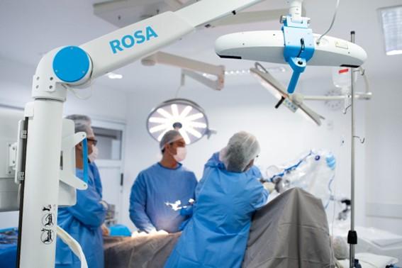 Hospital de Londrina utiliza robô em cirurgia ortopédica