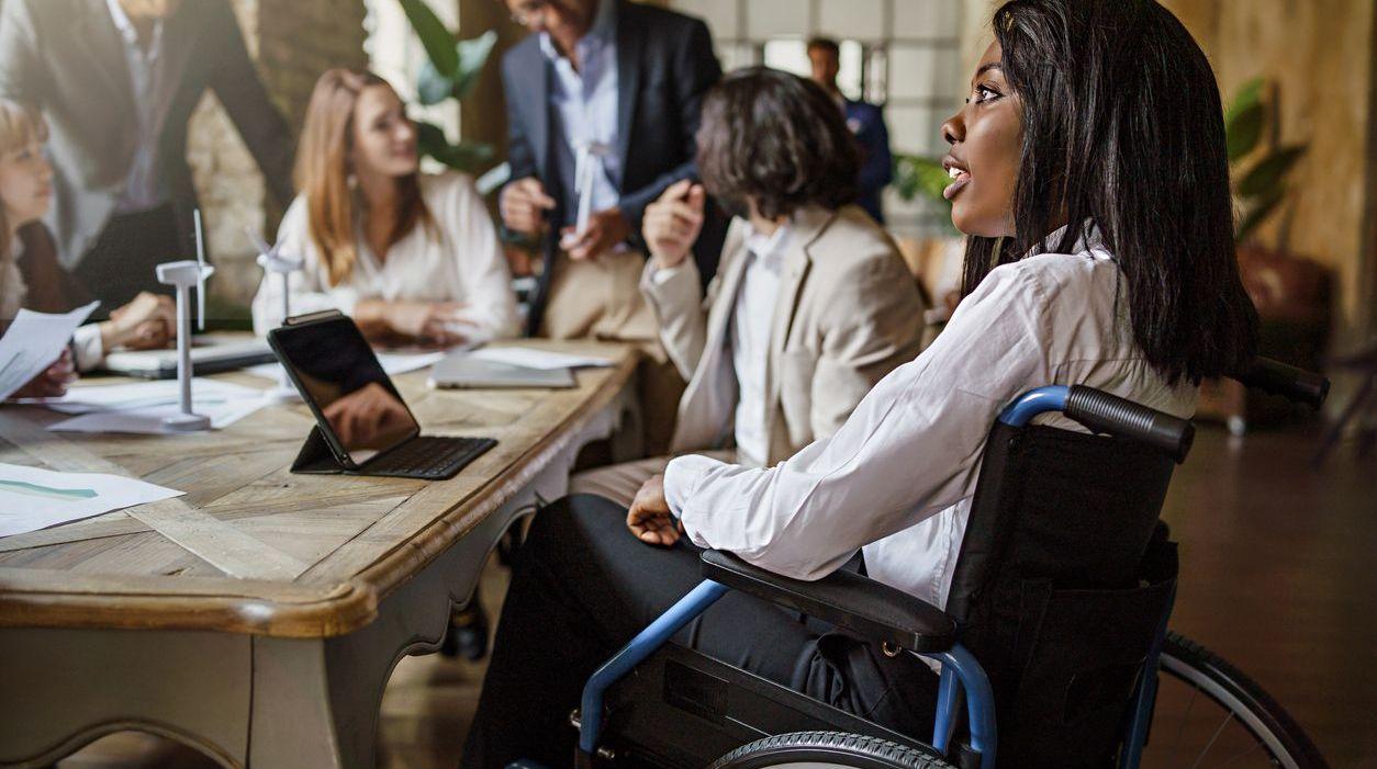 Microsoft lança programa de IA para pessoas com deficiência
