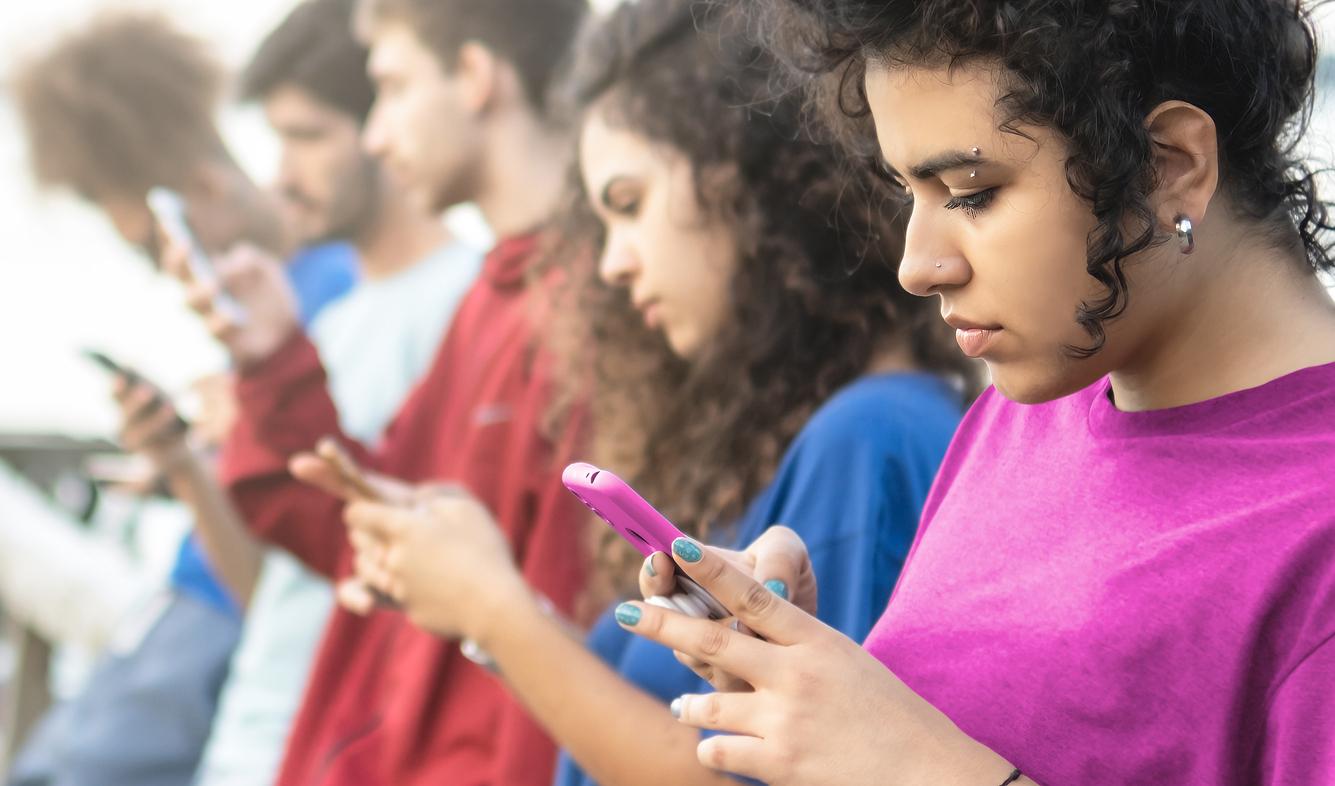 Meta promete mudar seus chatbots para proteger adolescentes