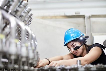 Além da fábrica inteligente: a manufatura orientada por plataformas no Brasil