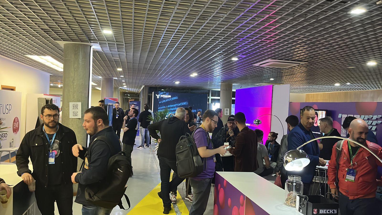 Evento em São Paulo sobre blockchain debate Real Digital e IA