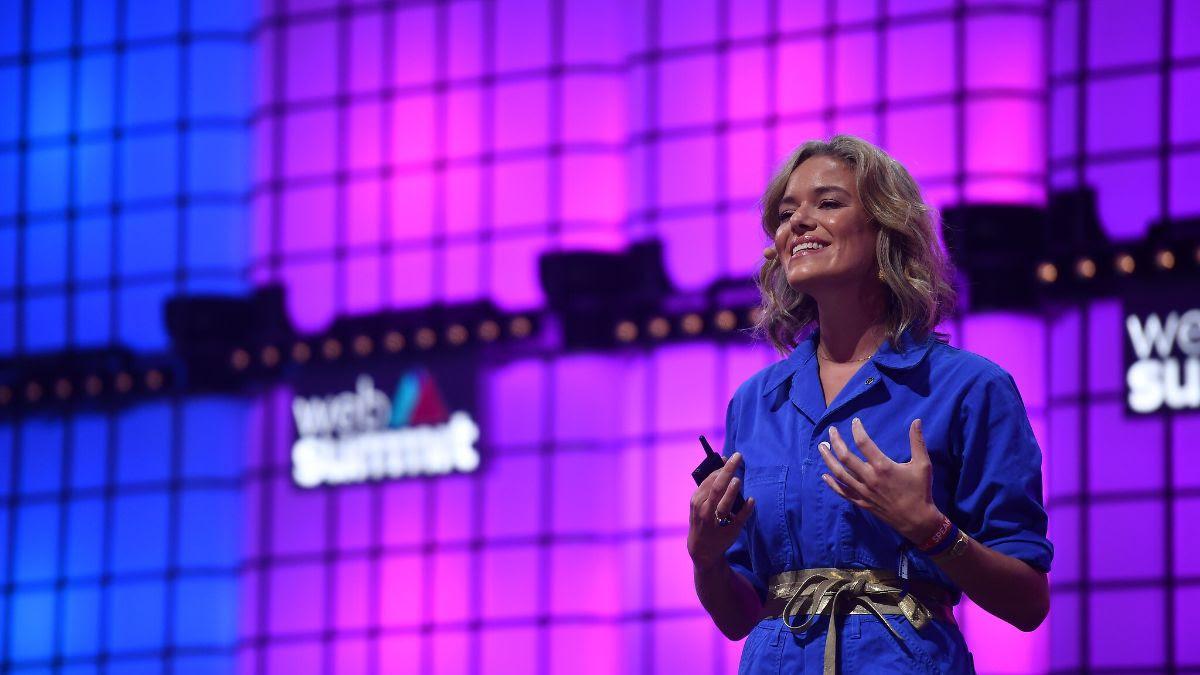 Katherine Maher, ex-CEO da Wikipédia, assume a presidência da Web Summit em meio à crise