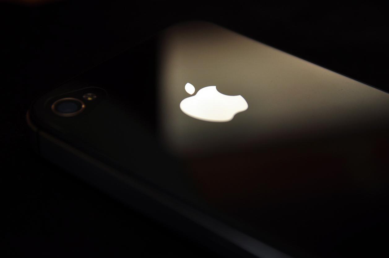 Apple negocia com Google integração do Gemini ao iPhone